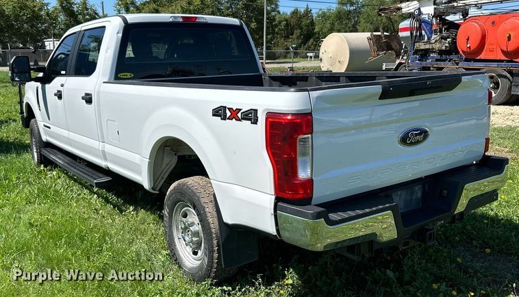 image for item KL9049 2018 Ford F250 Super Duty  Crew Cab pickup truck