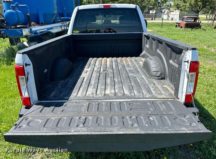 image for item KL9049 2018 Ford F250 Super Duty  Crew Cab pickup truck