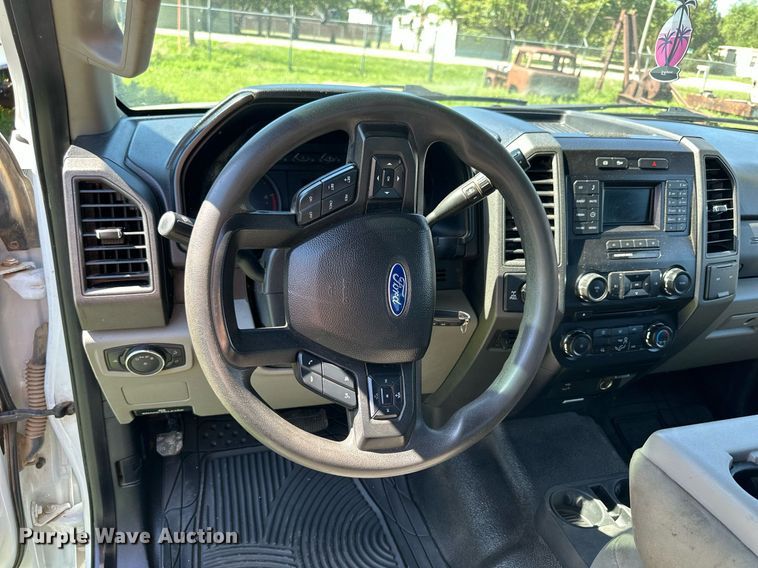 image for item KL9049 2018 Ford F250 Super Duty  Crew Cab pickup truck