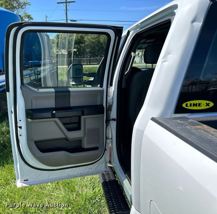 image for item KL9049 2018 Ford F250 Super Duty  Crew Cab pickup truck