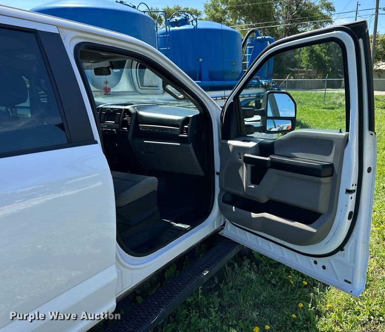 image for item KL9049 2018 Ford F250 Super Duty  Crew Cab pickup truck