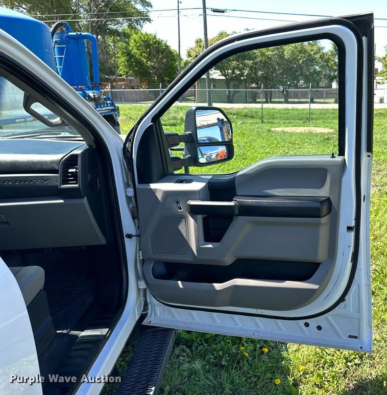 image for item KL9049 2018 Ford F250 Super Duty  Crew Cab pickup truck