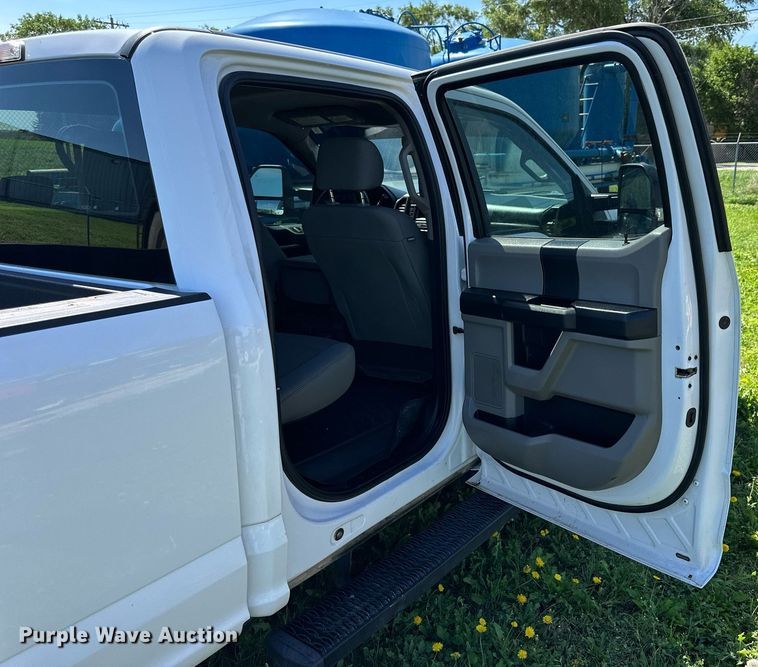 image for item KL9049 2018 Ford F250 Super Duty  Crew Cab pickup truck