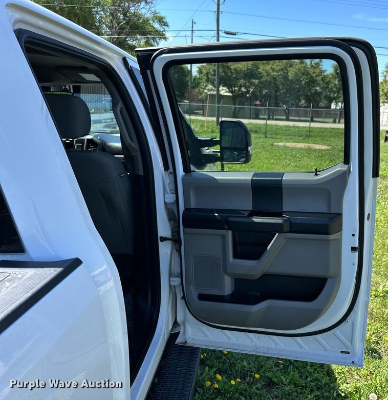 image for item KL9049 2018 Ford F250 Super Duty  Crew Cab pickup truck