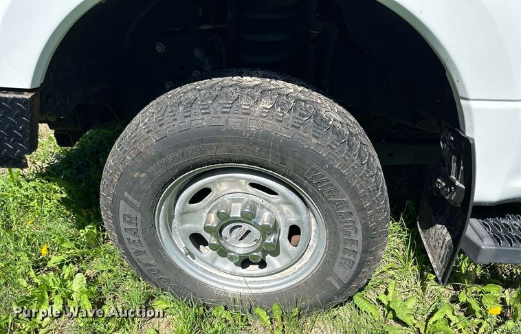 image for item KL9049 2018 Ford F250 Super Duty  Crew Cab pickup truck