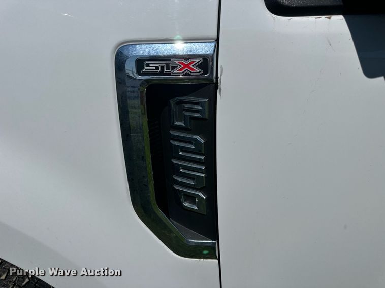 image for item KL9049 2018 Ford F250 Super Duty  Crew Cab pickup truck