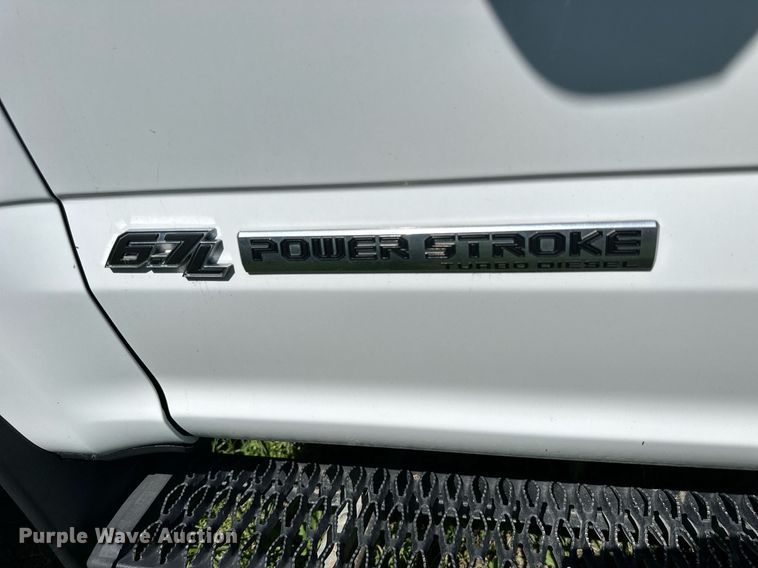 image for item KL9049 2018 Ford F250 Super Duty  Crew Cab pickup truck