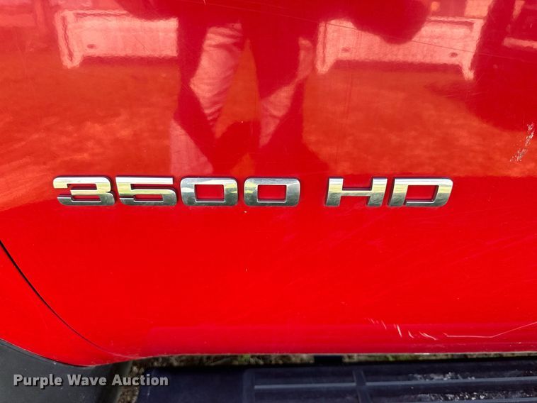 image for item KL9052 2013 Chevrolet Silverado 3500HD  Crew Cab flatbed pickup truck