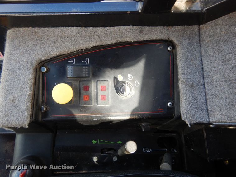 image for item KU9904 2015 Toro Groundsmaster 3280D  lawn mower