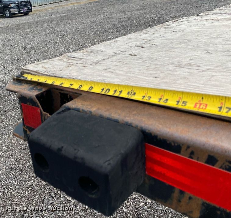 image for item KW9257 2005 Chevrolet C7500  flatbed truck