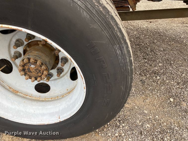 image for item KW9257 2005 Chevrolet C7500  flatbed truck