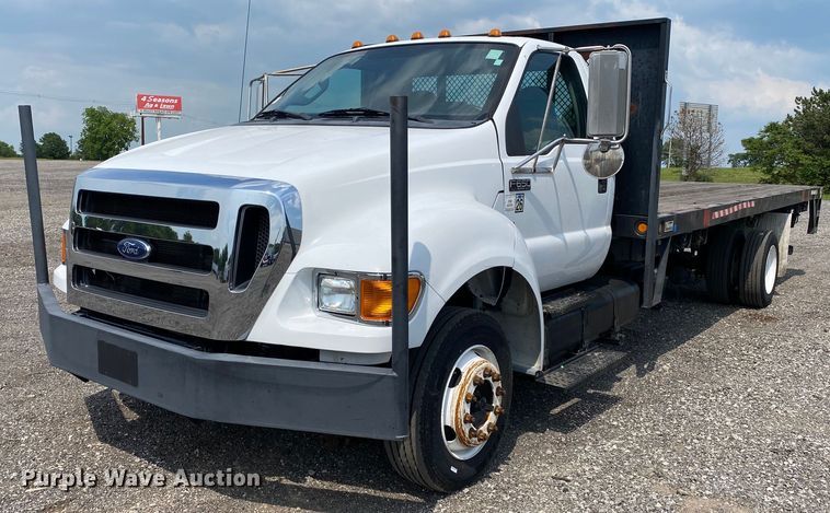 image for item KW9260 2012 Ford F650 Super Duty  flatbed truck