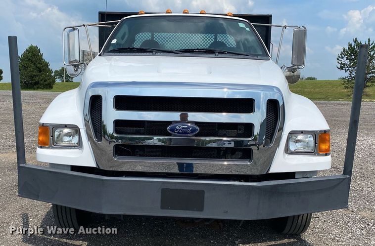 image for item KW9260 2012 Ford F650 Super Duty  flatbed truck