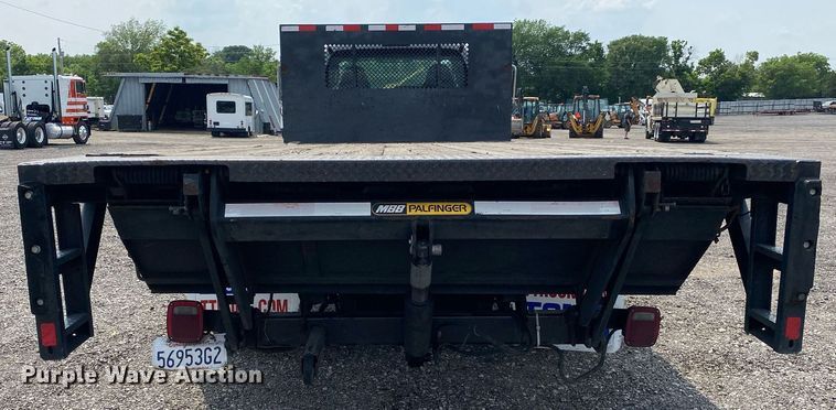 image for item KW9260 2012 Ford F650 Super Duty  flatbed truck