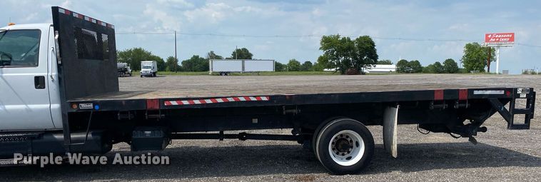 image for item KW9260 2012 Ford F650 Super Duty  flatbed truck
