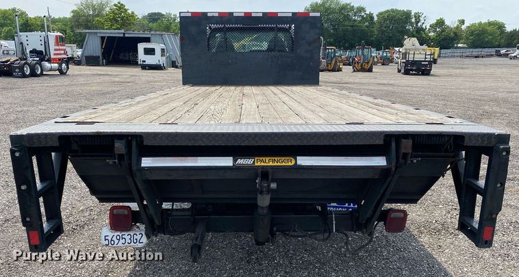 image for item KW9260 2012 Ford F650 Super Duty  flatbed truck