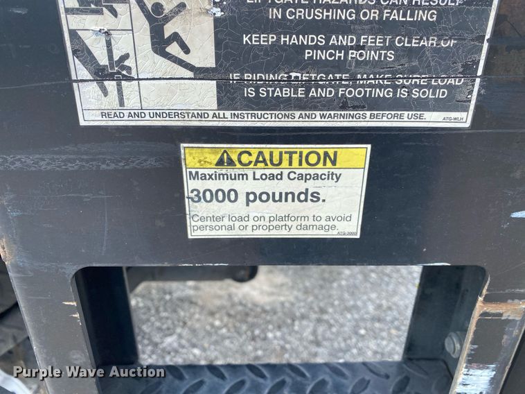 image for item KW9260 2012 Ford F650 Super Duty  flatbed truck