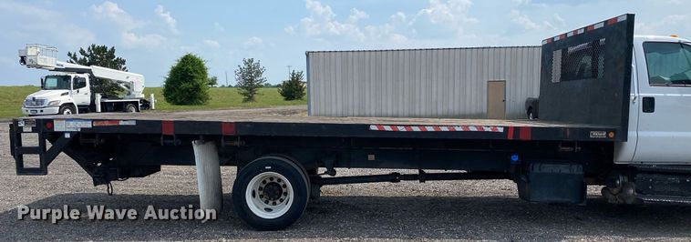 image for item KW9260 2012 Ford F650 Super Duty  flatbed truck