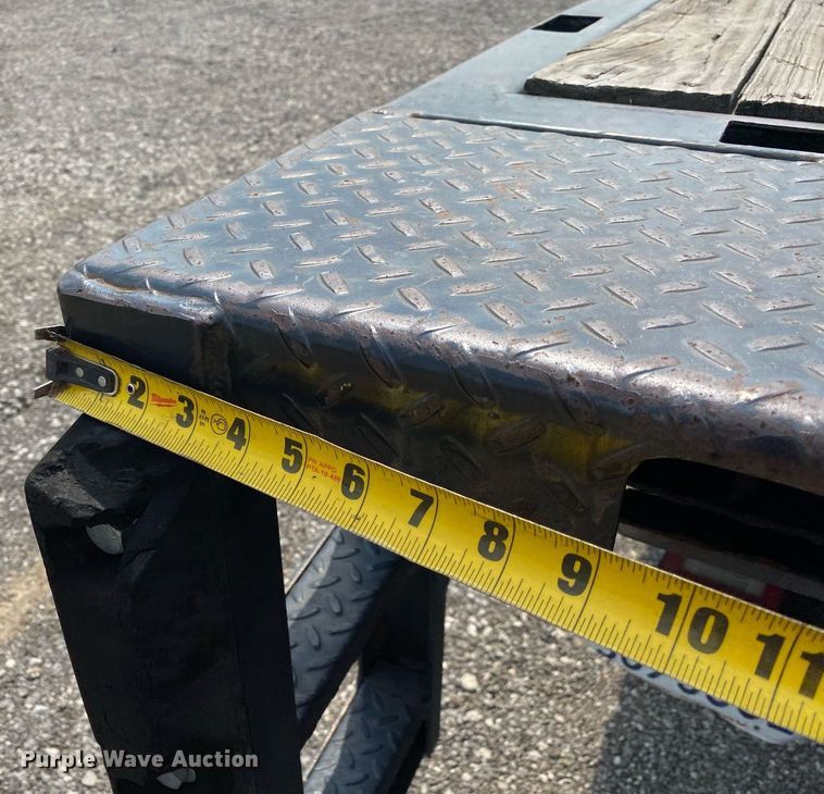 image for item KW9260 2012 Ford F650 Super Duty  flatbed truck