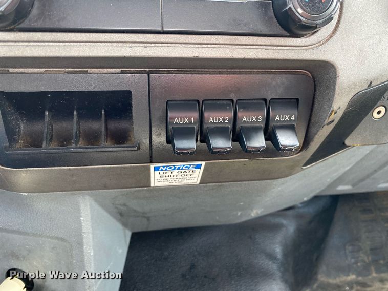 image for item KW9260 2012 Ford F650 Super Duty  flatbed truck