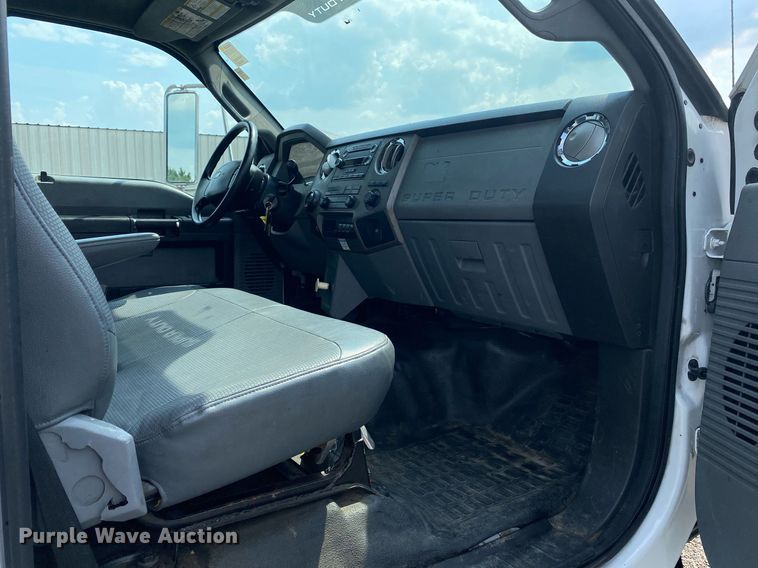 image for item KW9260 2012 Ford F650 Super Duty  flatbed truck