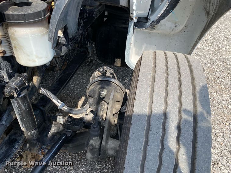 image for item KW9260 2012 Ford F650 Super Duty  flatbed truck