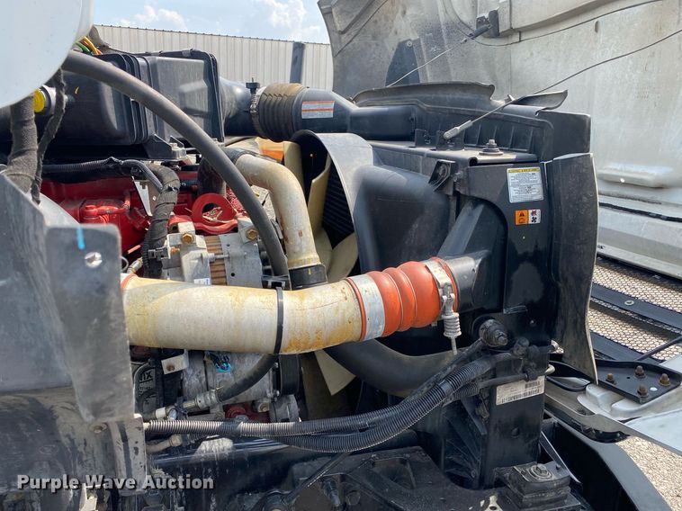 image for item KW9260 2012 Ford F650 Super Duty  flatbed truck