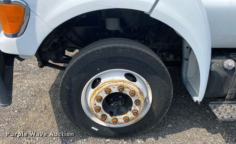 image for item KW9260 2012 Ford F650 Super Duty  flatbed truck