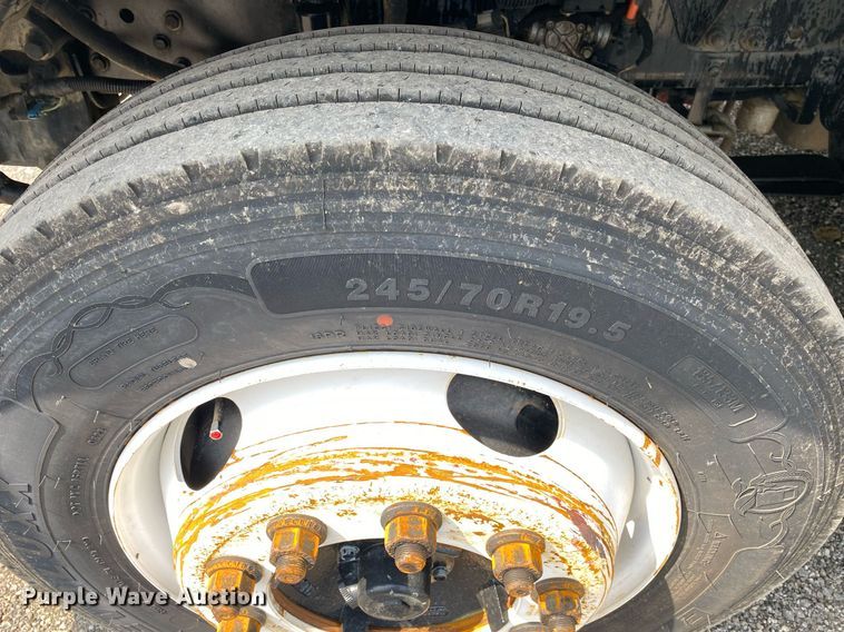 image for item KW9260 2012 Ford F650 Super Duty  flatbed truck