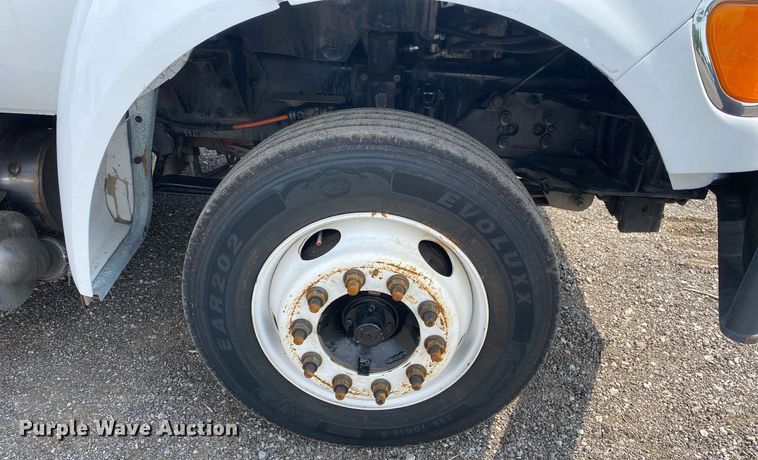 image for item KW9260 2012 Ford F650 Super Duty  flatbed truck