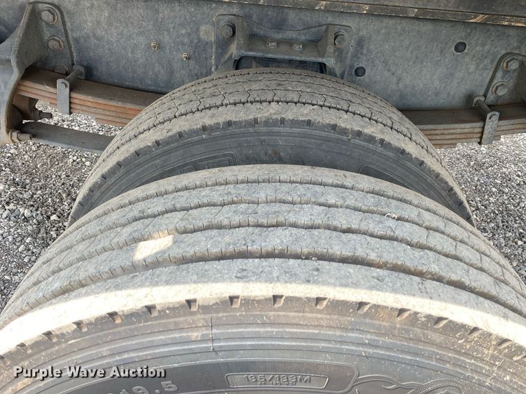 image for item KW9260 2012 Ford F650 Super Duty  flatbed truck