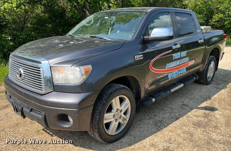 image for item LA9959 2011 Toyota Tundra  CrewMax pickup truck