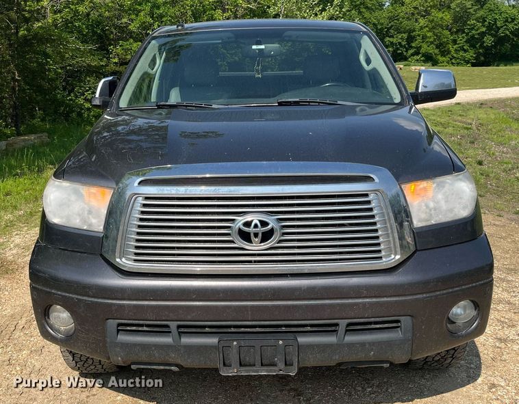 image for item LA9959 2011 Toyota Tundra  CrewMax pickup truck