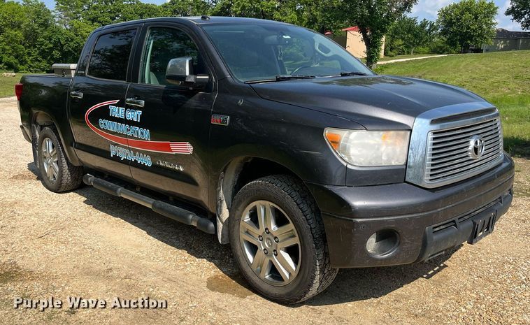 image for item LA9959 2011 Toyota Tundra  CrewMax pickup truck