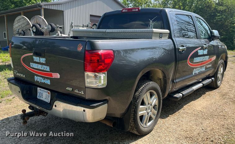 image for item LA9959 2011 Toyota Tundra  CrewMax pickup truck