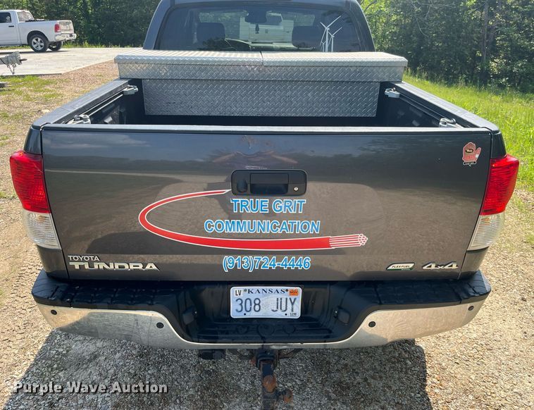 image for item LA9959 2011 Toyota Tundra  CrewMax pickup truck