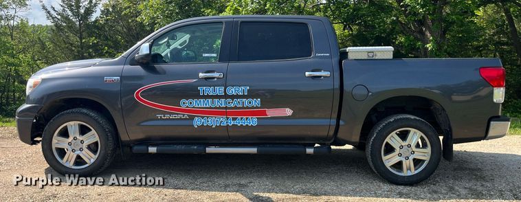 image for item LA9959 2011 Toyota Tundra  CrewMax pickup truck