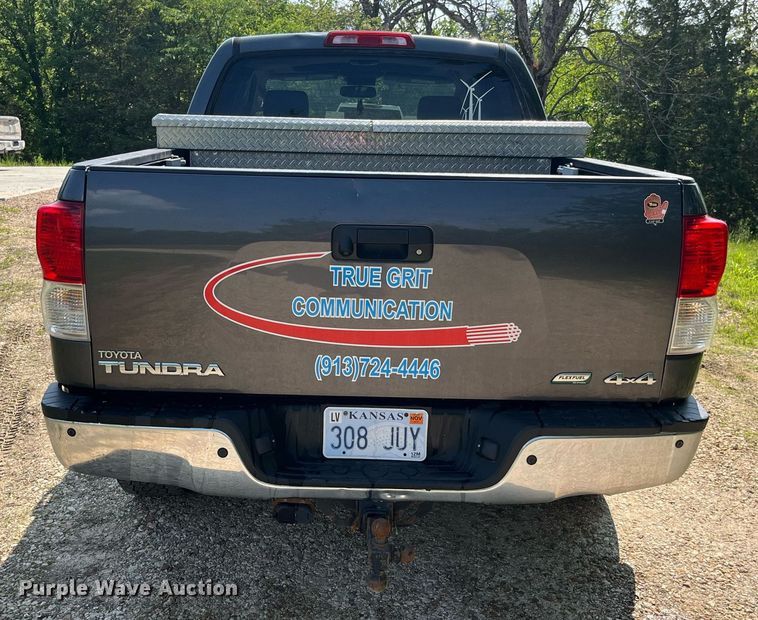 image for item LA9959 2011 Toyota Tundra  CrewMax pickup truck