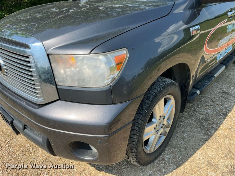 image for item LA9959 2011 Toyota Tundra  CrewMax pickup truck