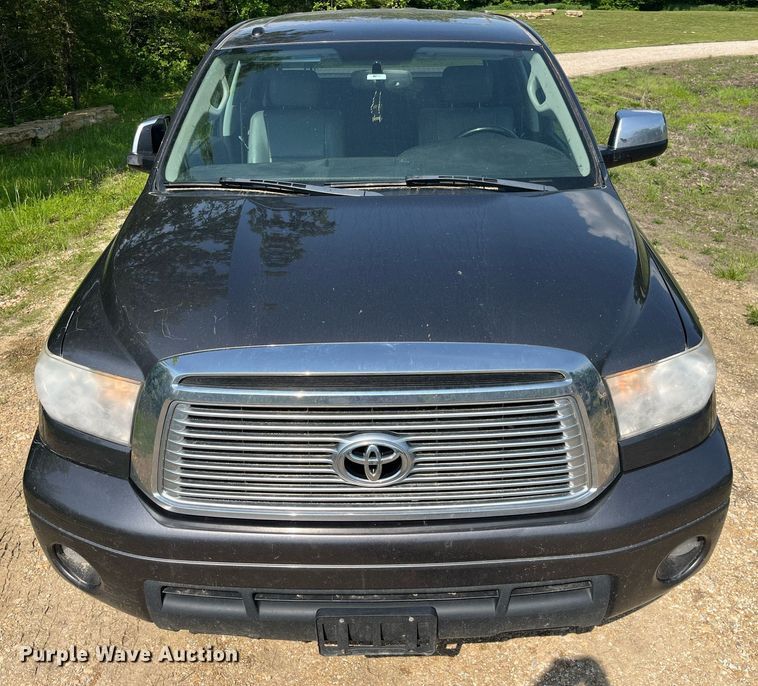 image for item LA9959 2011 Toyota Tundra  CrewMax pickup truck