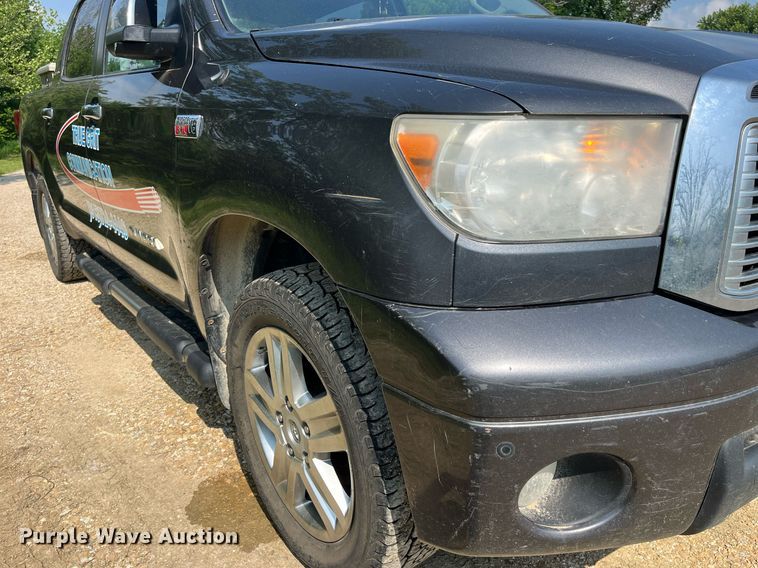 image for item LA9959 2011 Toyota Tundra  CrewMax pickup truck