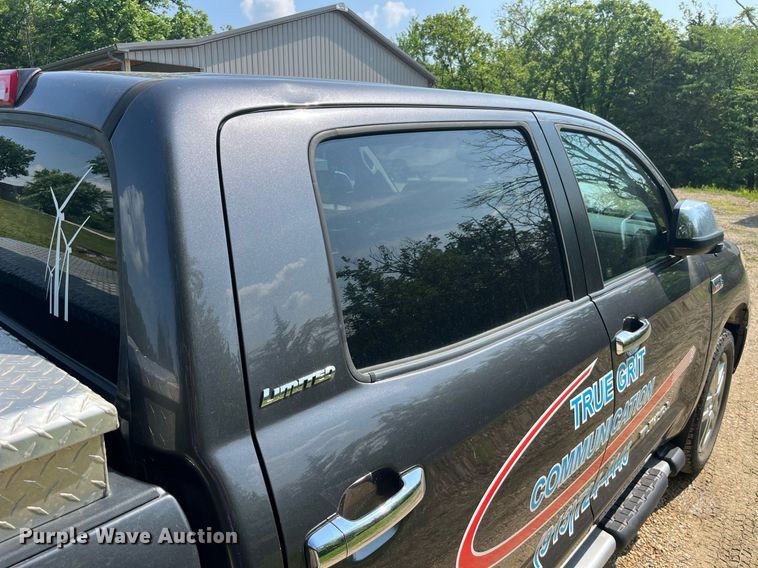 image for item LA9959 2011 Toyota Tundra  CrewMax pickup truck