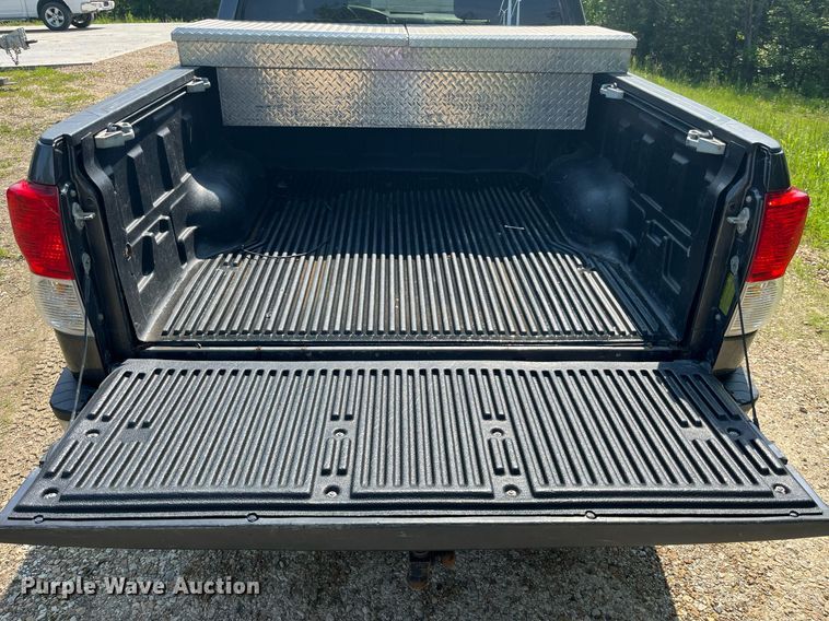 image for item LA9959 2011 Toyota Tundra  CrewMax pickup truck