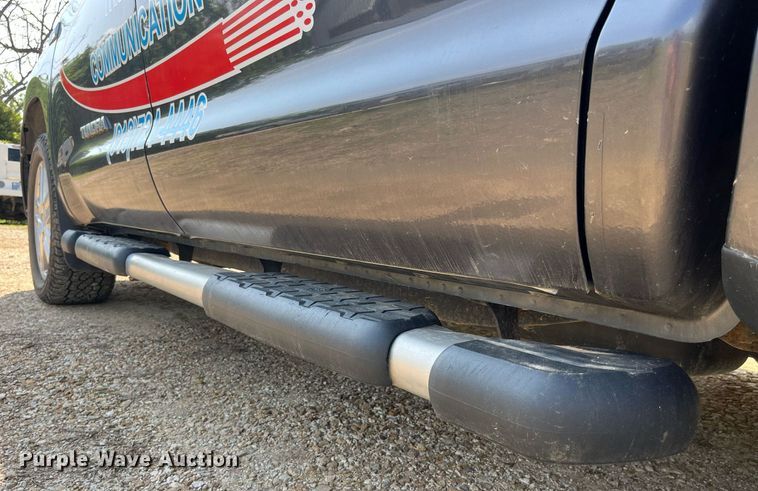 image for item LA9959 2011 Toyota Tundra  CrewMax pickup truck