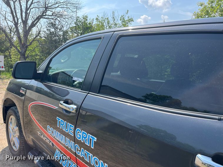 image for item LA9959 2011 Toyota Tundra  CrewMax pickup truck