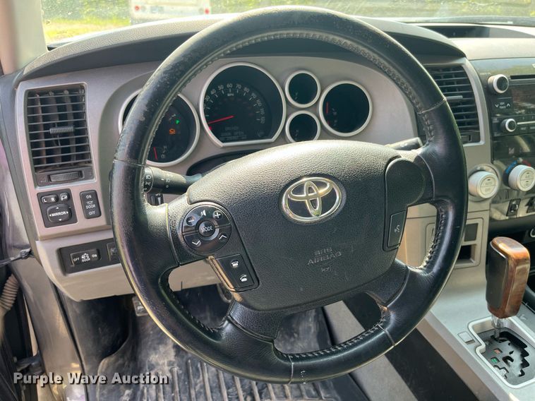 image for item LA9959 2011 Toyota Tundra  CrewMax pickup truck