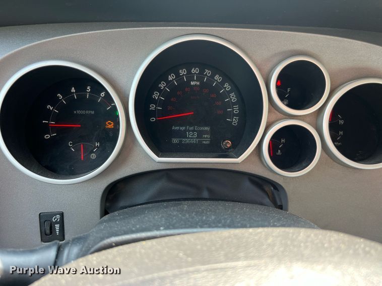 image for item LA9959 2011 Toyota Tundra  CrewMax pickup truck