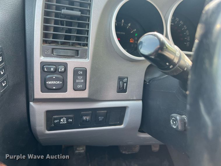 image for item LA9959 2011 Toyota Tundra  CrewMax pickup truck