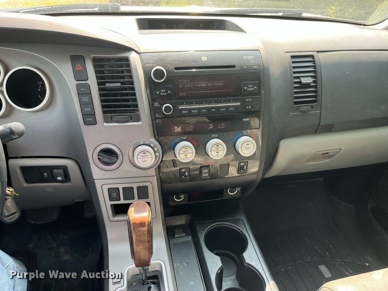 image for item LA9959 2011 Toyota Tundra  CrewMax pickup truck