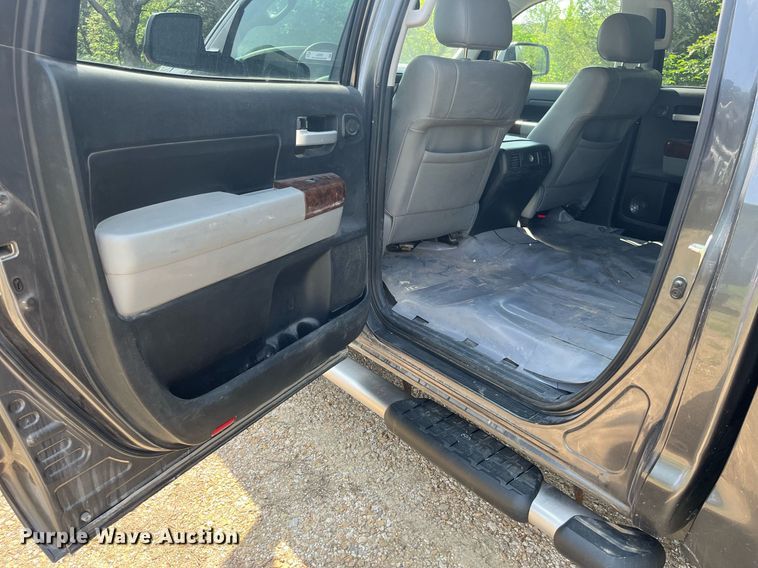 image for item LA9959 2011 Toyota Tundra  CrewMax pickup truck